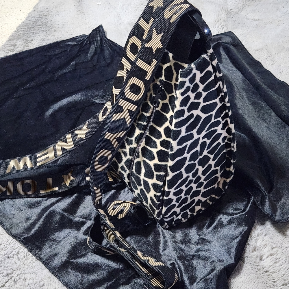 Unique Vintage Giraffe faux fur print structured fashion bookbag purse. - Picture 2 of 8